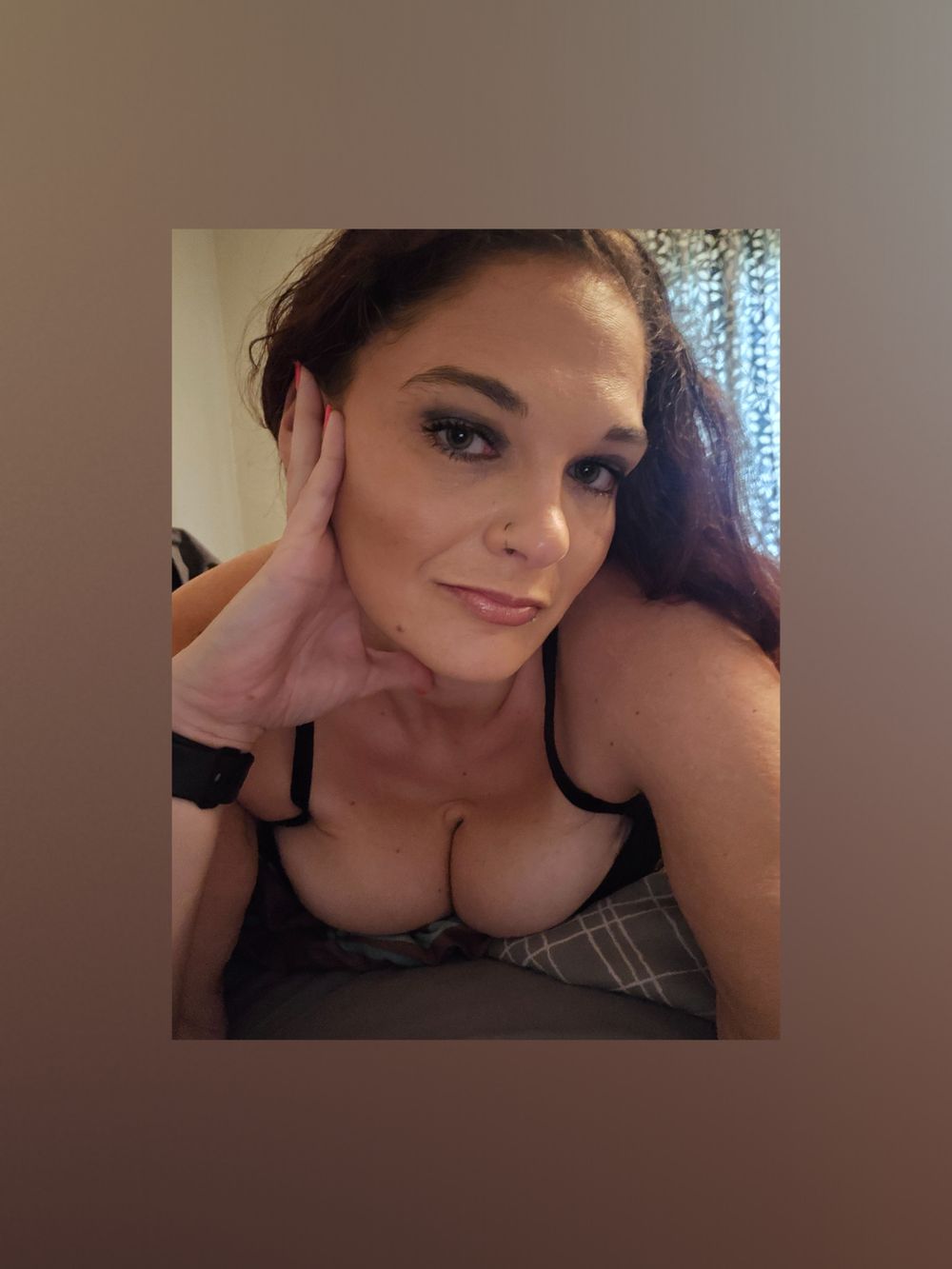 hazel-eyez24 OnlyFans profile picture