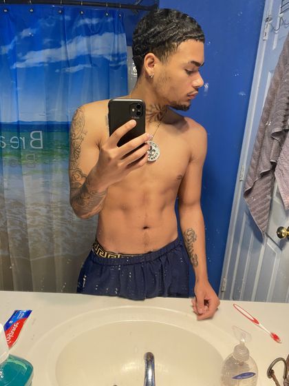 hoodfamoustae OnlyFans picture
