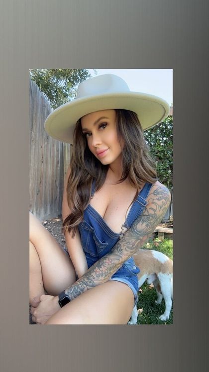 honeyandbourbon OnlyFans picture