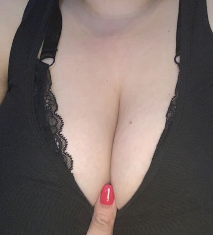 countryfarmlesbians OnlyFans picture