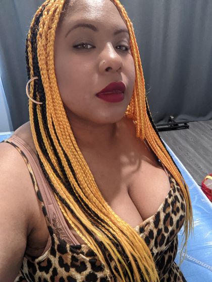 curvaceouscarmel OnlyFans picture