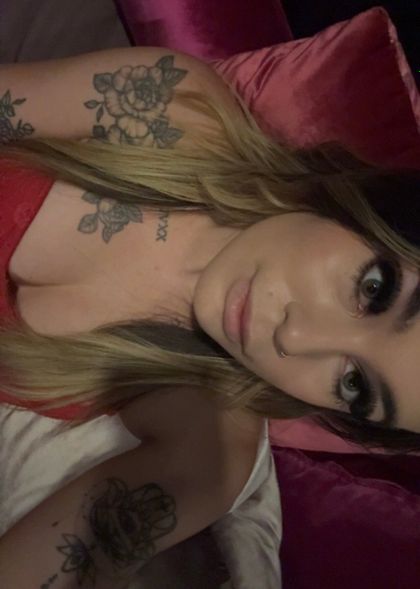 essence.whitman OnlyFans picture