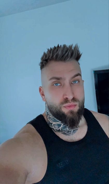 theref11 OnlyFans picture