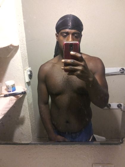 dineromakin OnlyFans picture