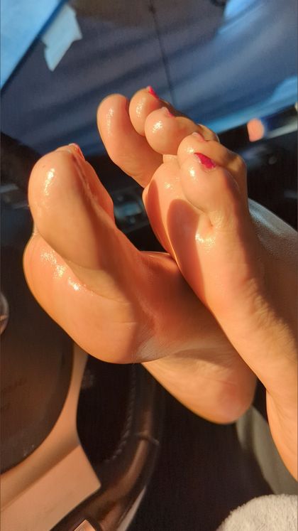 discreetfriendsfeet OnlyFans picture