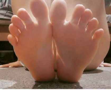 feetfann8 OnlyFans picture