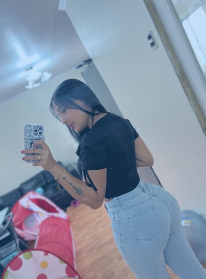 karolibarra018 OnlyFans picture