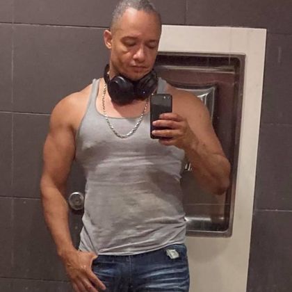 guslewellen OnlyFans picture