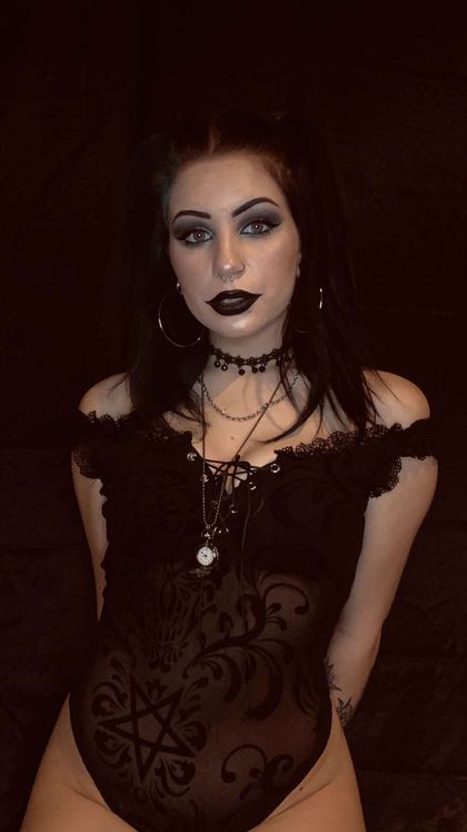 goth-babe-free OnlyFans picture