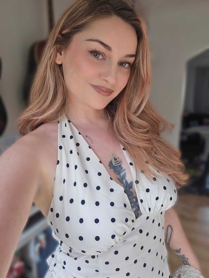 laurakx OnlyFans picture