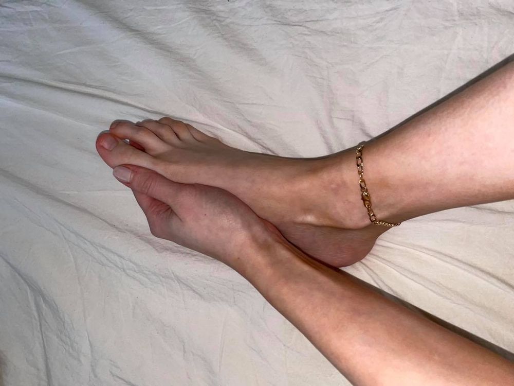 small-feet OnlyFans profile picture