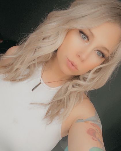 missblondelle OnlyFans picture