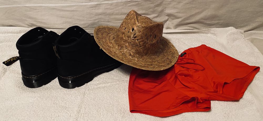 leave-your-hat-on OnlyFans profile picture