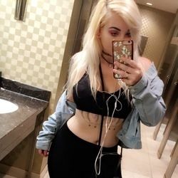 Best Missbarbiebx OnlyFans Accounts | FansMetrics.com