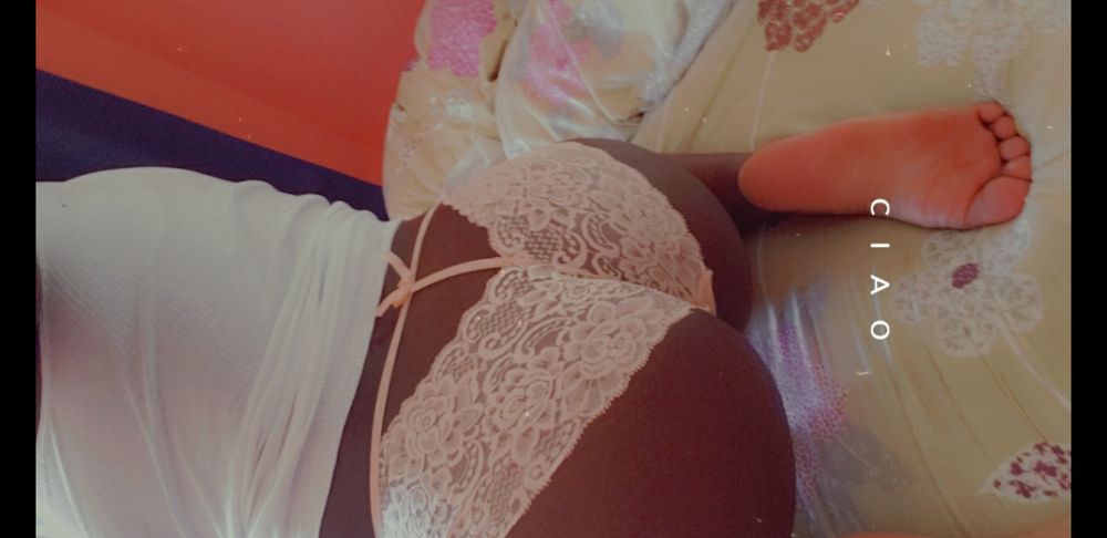 strawberrychocolatee OnlyFans profile picture