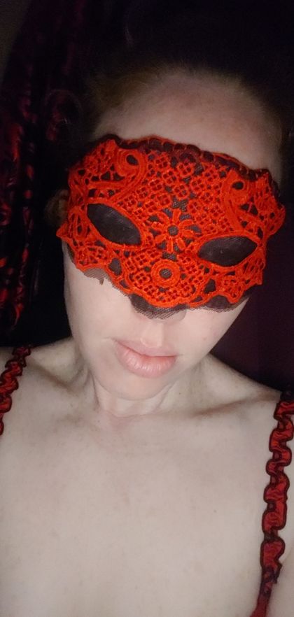 maskedlingerie OnlyFans picture