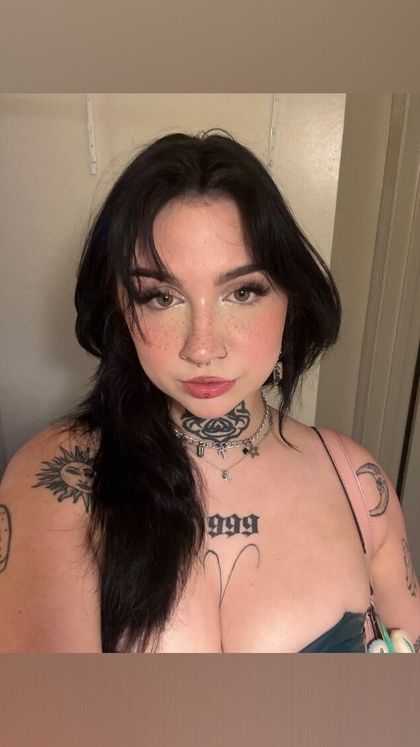 elisesvault OnlyFans picture