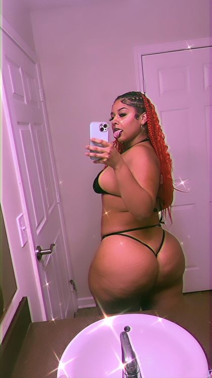 nadiaamoree OnlyFans picture