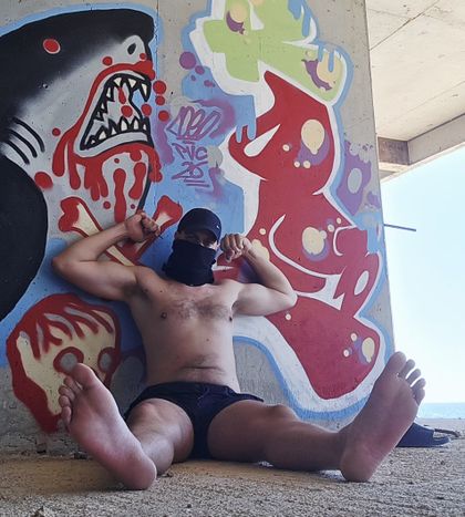 master_with_big_feet OnlyFans picture