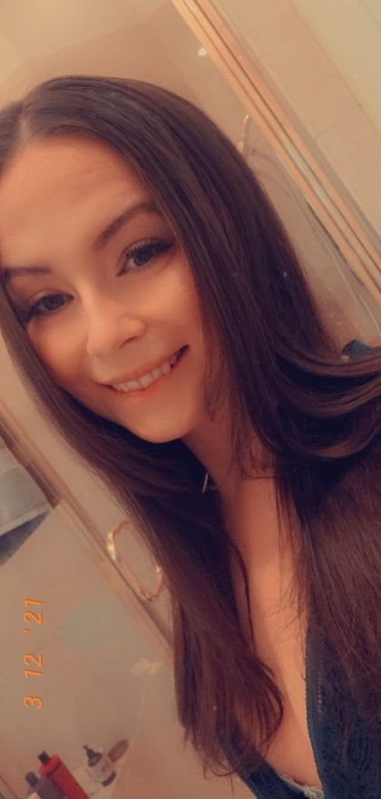 Best Hot Kyliemfc OnlyFans Accounts | FansMetrics.com