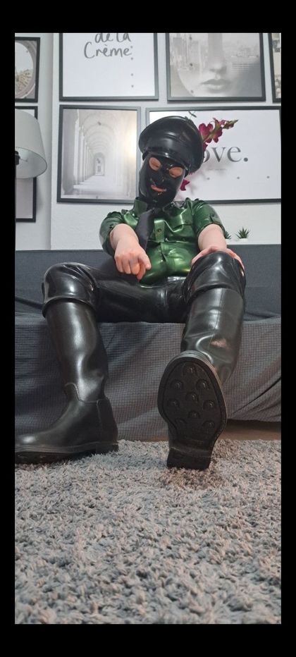 rubberman22 OnlyFans picture