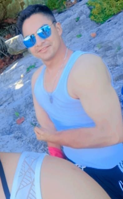 luis1526 OnlyFans picture