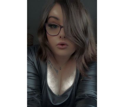 obedientcurves OnlyFans picture