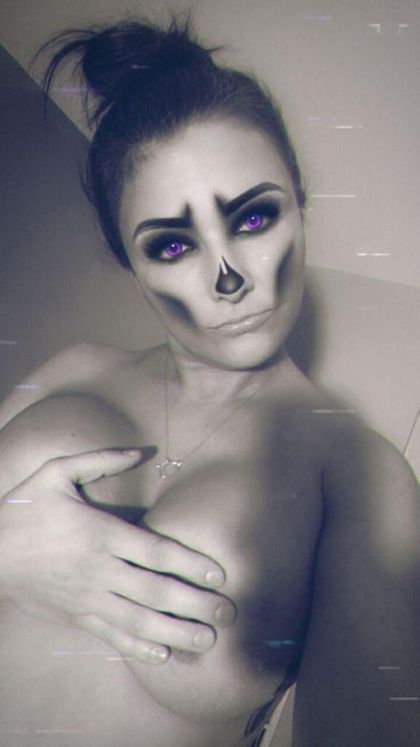 sexyhousewife420 OnlyFans picture