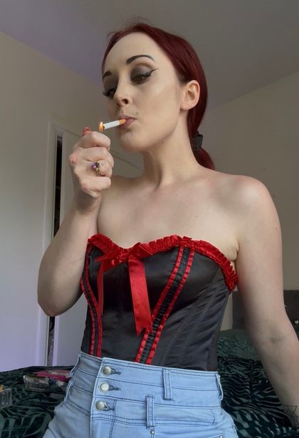 smokingellie OnlyFans picture
