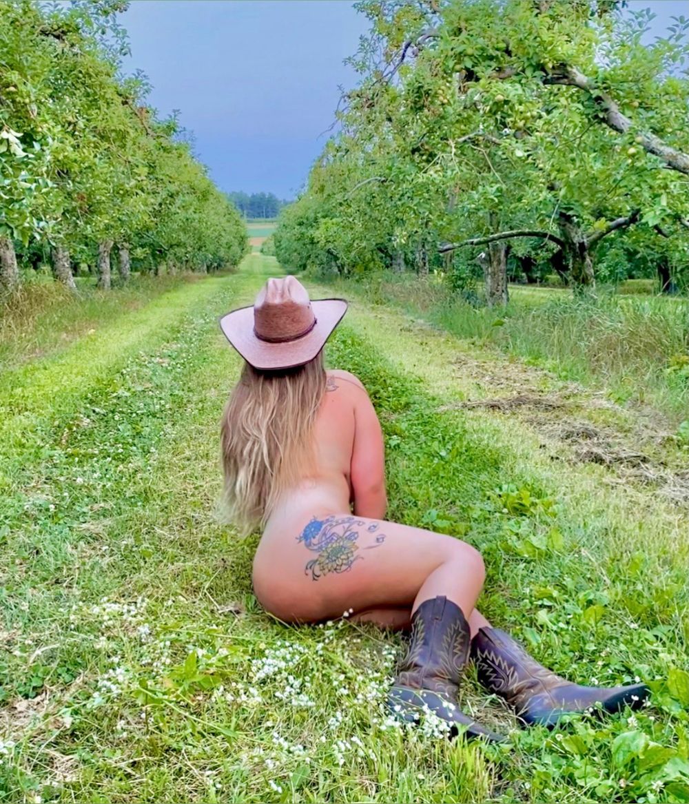 curvy.farmer OnlyFans profile picture
