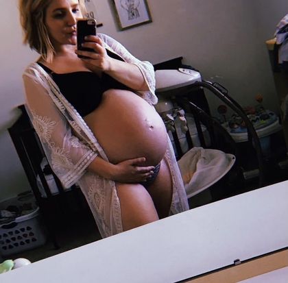 preggomilkymomma OnlyFans picture