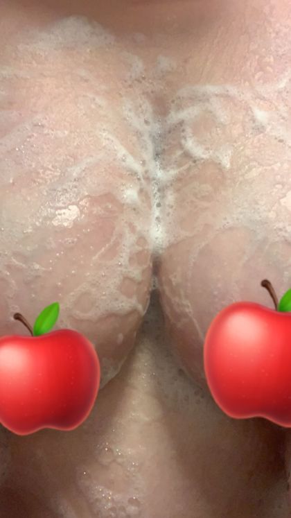 aprils.apples OnlyFans picture