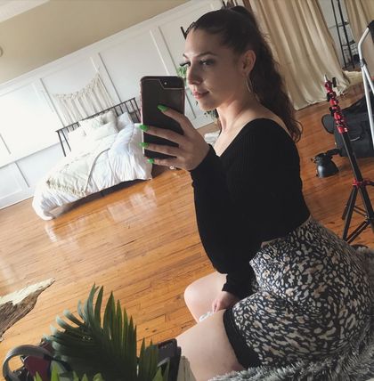 urfrenchmaid OnlyFans picture