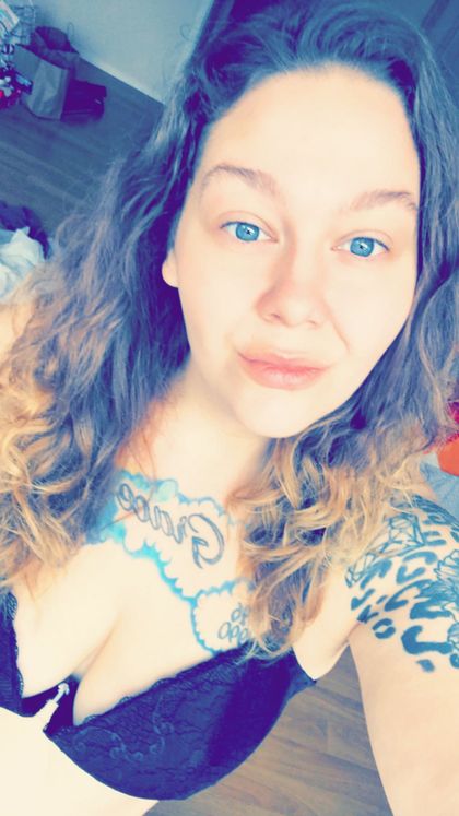 shinyjewel OnlyFans picture