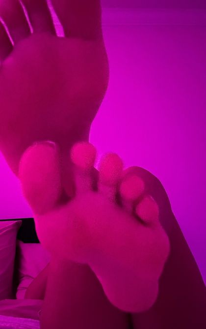 barefootbabesxx OnlyFans picture