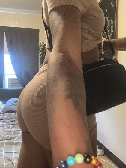 golden.kisses OnlyFans picture