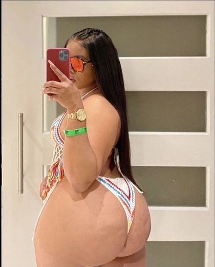 pretty4kash OnlyFans picture