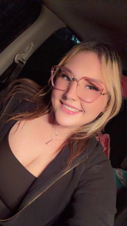 c0m4bunnie1122 OnlyFans picture