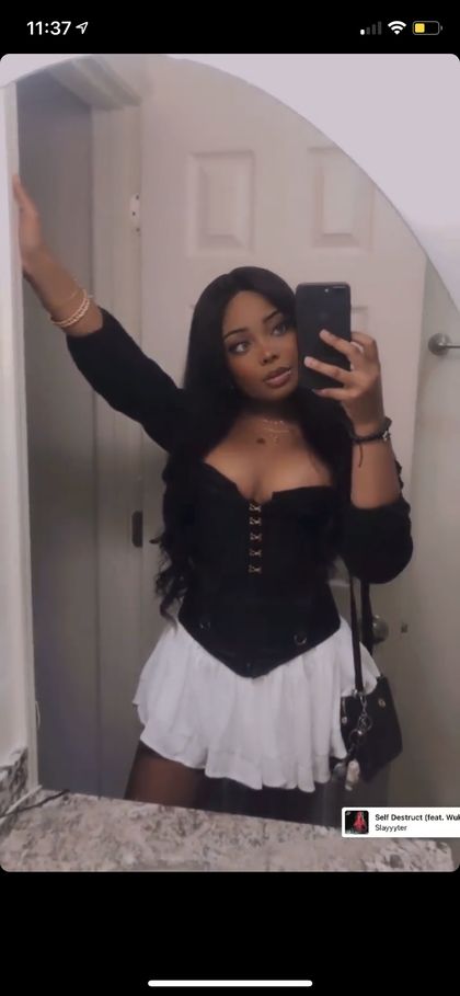 lonelia OnlyFans picture