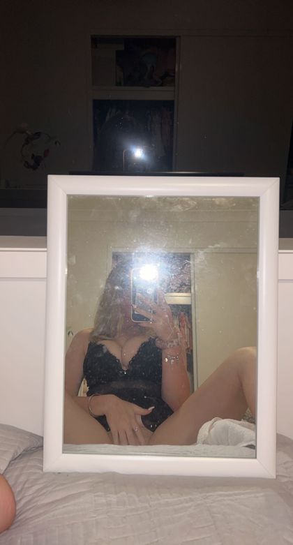 annikajane OnlyFans picture