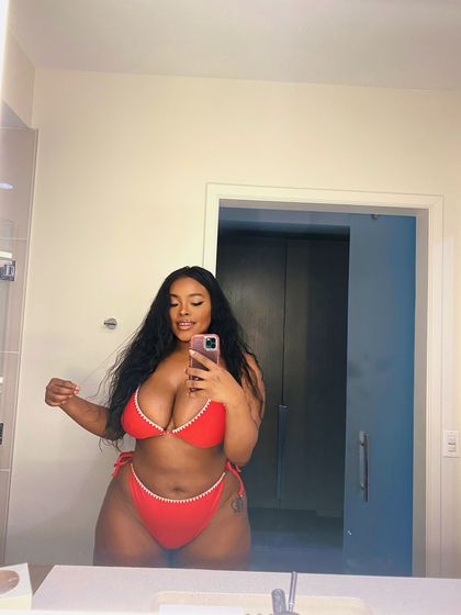 thebaddieonduty OnlyFans picture