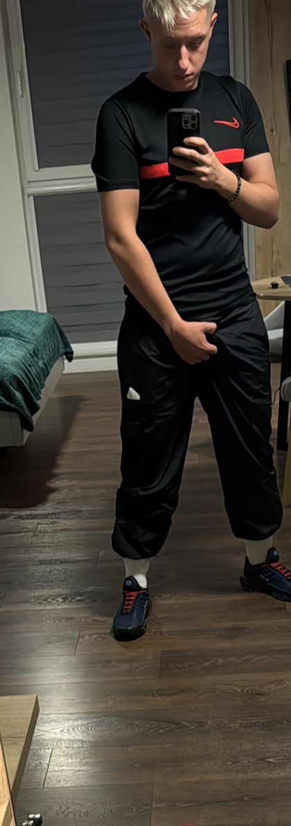 sneakboyyyy OnlyFans picture