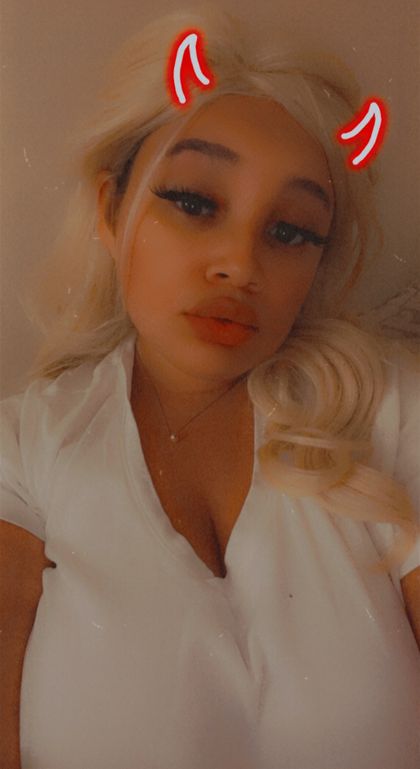 mutinamoon OnlyFans picture