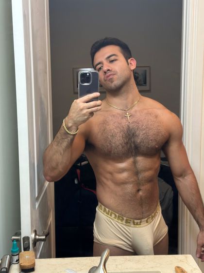 hungadonis OnlyFans picture