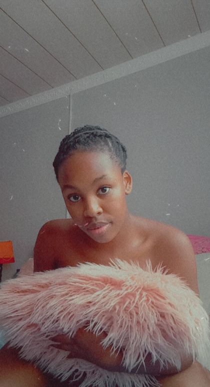 charlottenhle OnlyFans picture