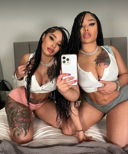 doubledosetwinsxxx OnlyFans picture