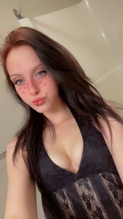 rosieredbb OnlyFans picture