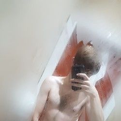 myhousematesisatop OnlyFans picture