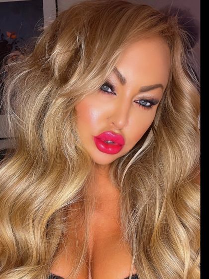 blondecougarmom OnlyFans picture