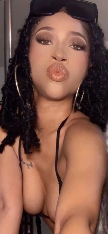 hazeleydbbydoll OnlyFans picture